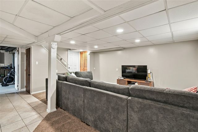 2003 E Bataan Drive, Kettering, OH 45420