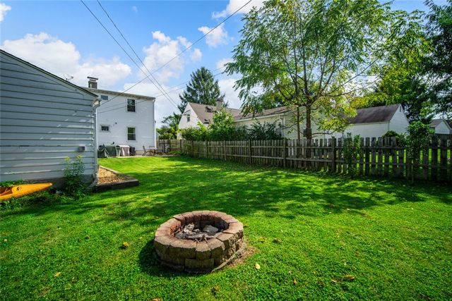2003 E Bataan Drive, Kettering, OH 45420