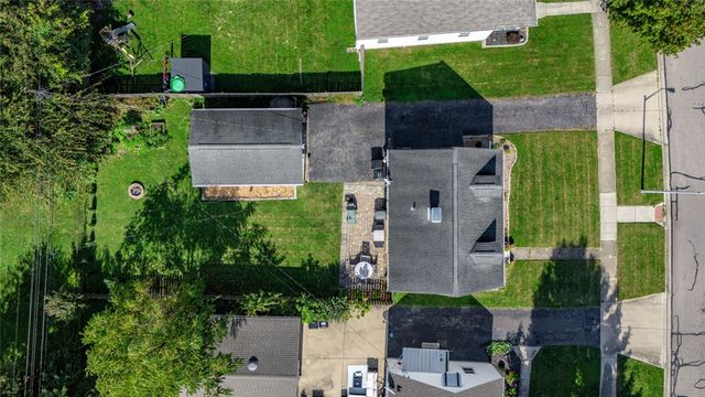 2003 E Bataan Drive, Kettering, OH 45420