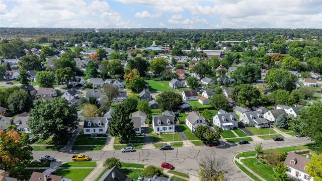 2003 E Bataan Drive, Kettering, OH 45420