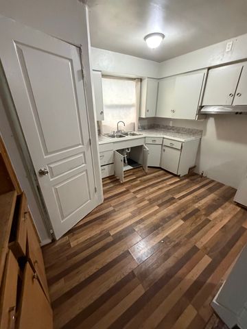 928 Huron Street, Flint, MI 48507
