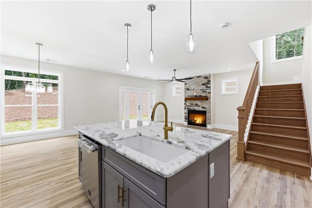 5851 Canterbury Way, Clermont, GA 30527
