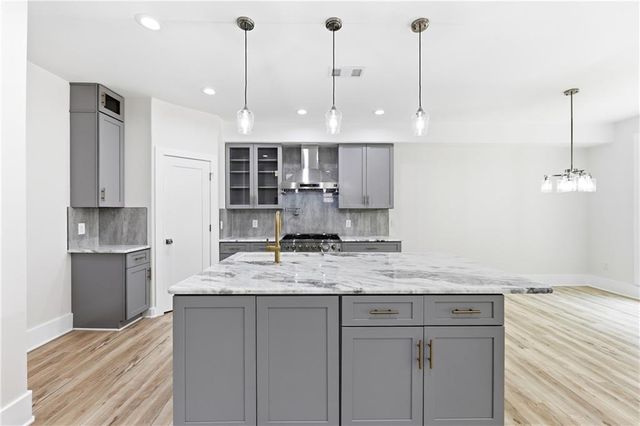 5851 Canterbury Way, Clermont, GA 30527