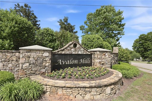 5851 Canterbury Way, Clermont, GA 30527