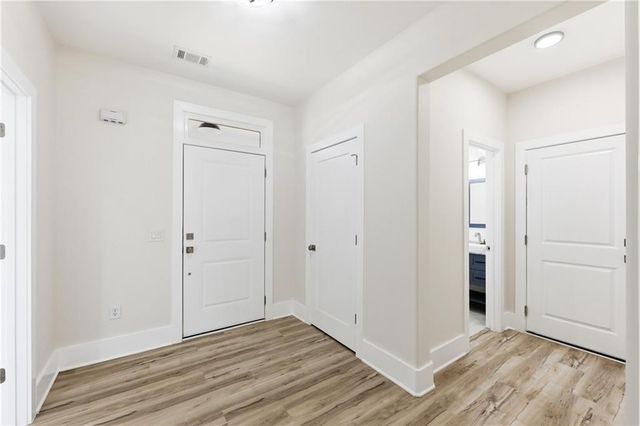 5851 Canterbury Way, Clermont, GA 30527