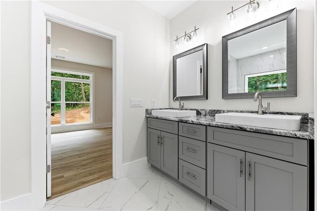 5851 Canterbury Way, Clermont, GA 30527