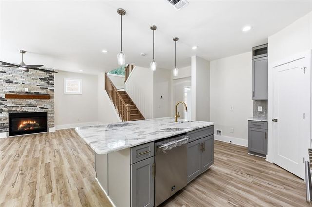 5851 Canterbury Way, Clermont, GA 30527