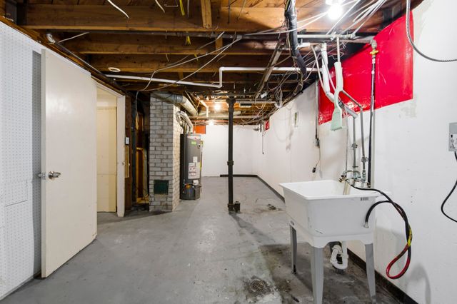 18653 Indian, Redford, MI 48240