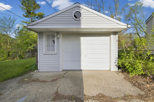 18653 Indian, Redford, MI 48240