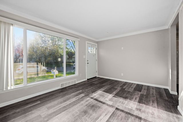 18653 Indian, Redford, MI 48240