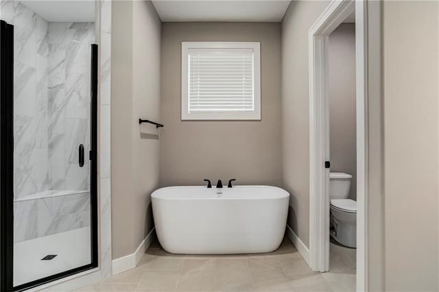 16849 W 164th Terrace, Olathe, KS 66062