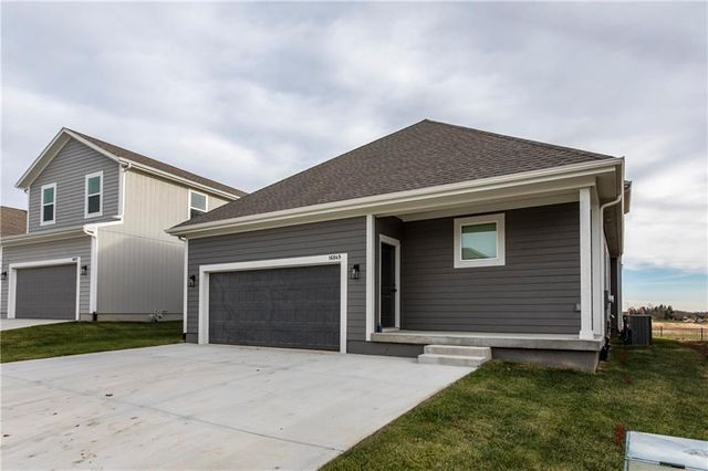 16849 W 164th Terrace, Olathe, KS 66062