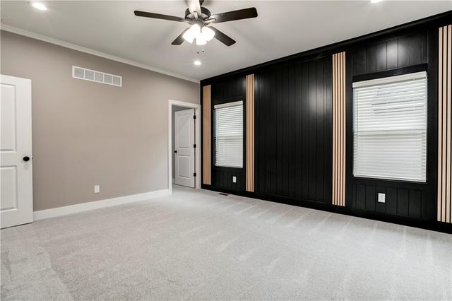 16849 W 164th Terrace, Olathe, KS 66062