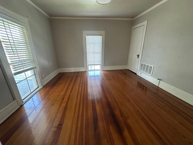 928 S Lindsay Street, Gainesville, TX 76240