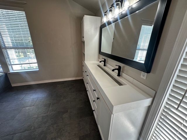 928 S Lindsay Street, Gainesville, TX 76240