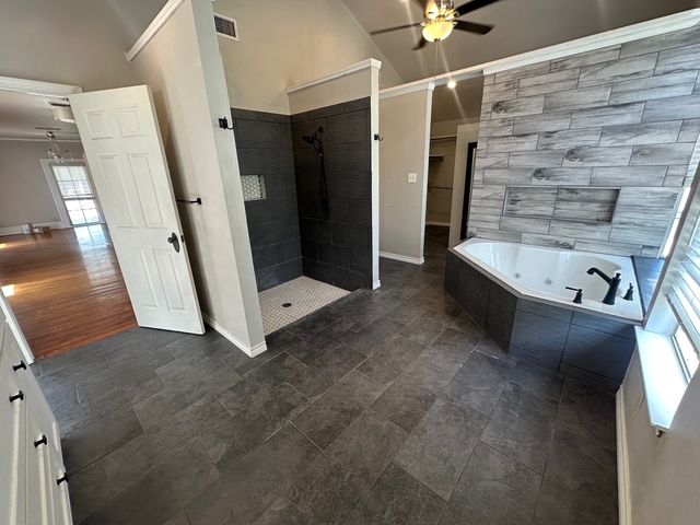 928 S Lindsay Street, Gainesville, TX 76240