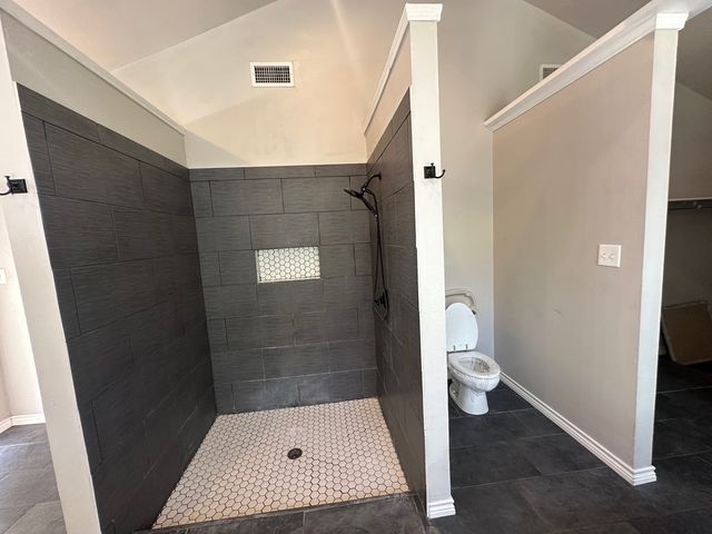 928 S Lindsay Street, Gainesville, TX 76240