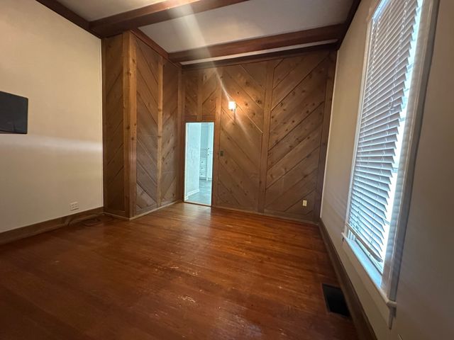 928 S Lindsay Street, Gainesville, TX 76240