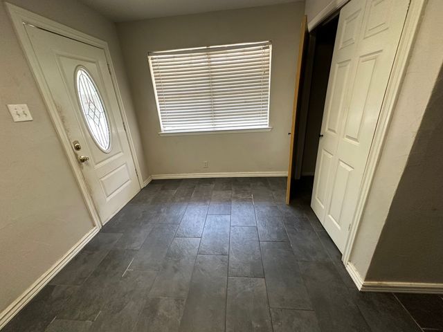 928 S Lindsay Street, Gainesville, TX 76240