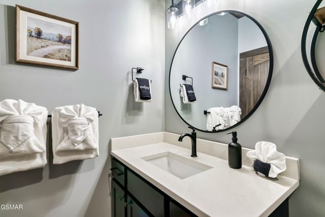 2420 Cove Mtn Lane, Sevierville, TN 37862