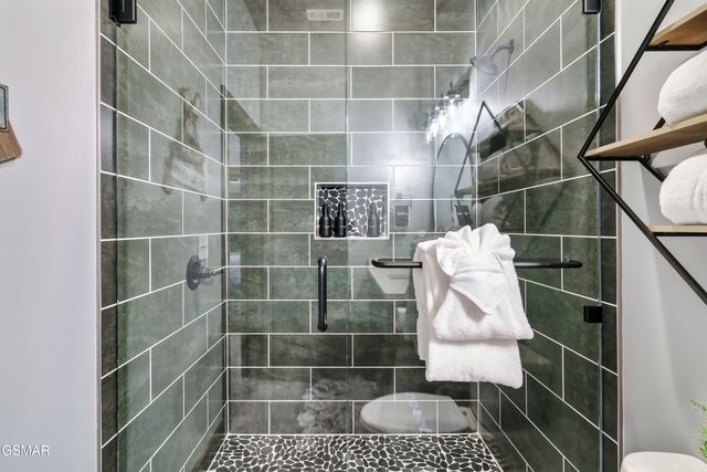 2420 Cove Mtn Lane, Sevierville, TN 37862