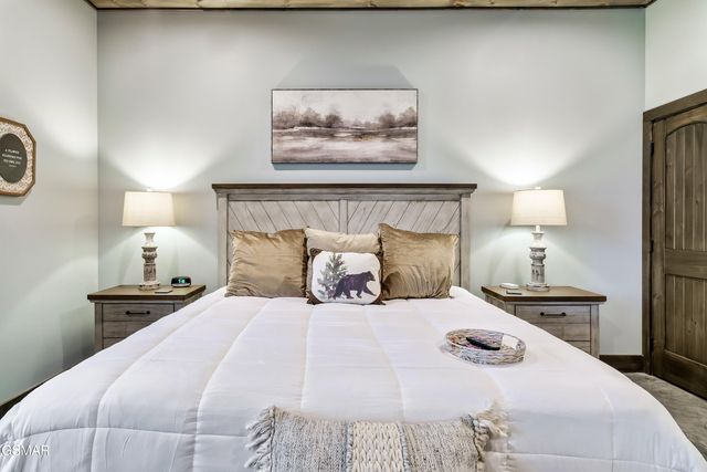 2420 Cove Mtn Lane, Sevierville, TN 37862