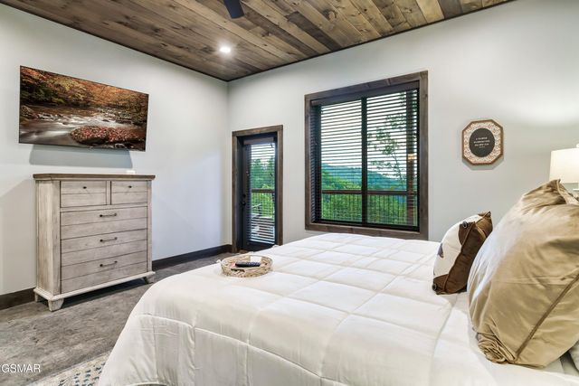 2420 Cove Mtn Lane, Sevierville, TN 37862