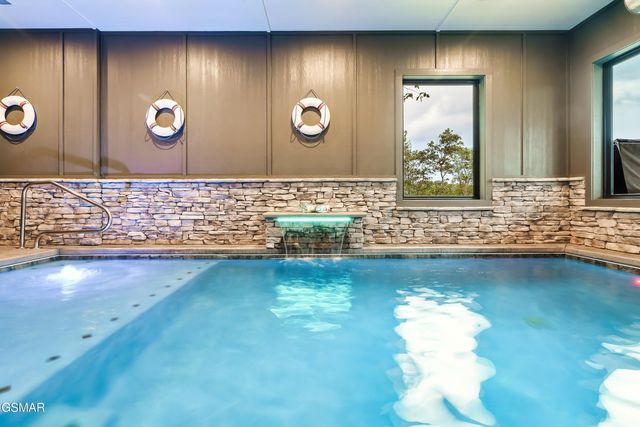 2420 Cove Mtn Lane, Sevierville, TN 37862