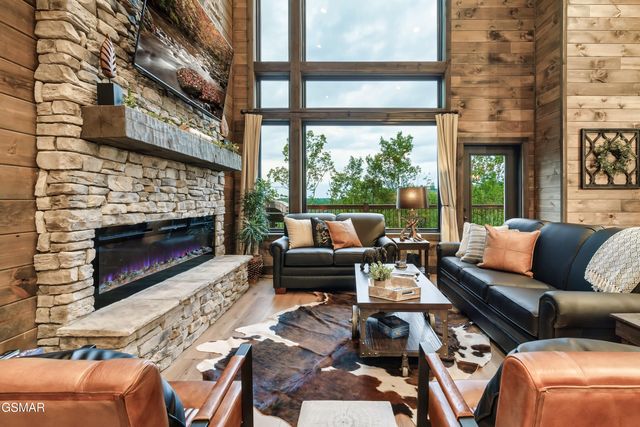 2420 Cove Mtn Lane, Sevierville, TN 37862