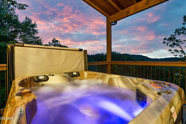 2420 Cove Mtn Lane, Sevierville, TN 37862