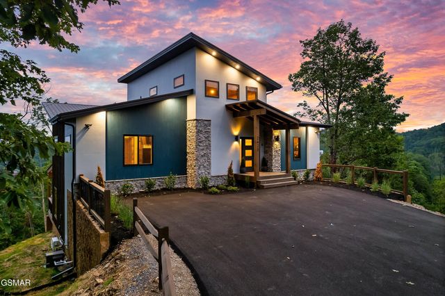2420 Cove Mtn Lane, Sevierville, TN 37862