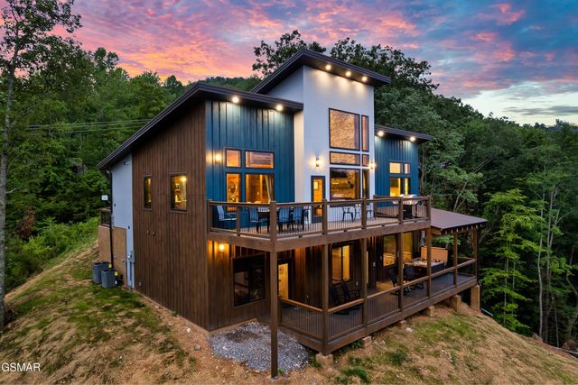 2420 Cove Mtn Lane, Sevierville, TN 37862