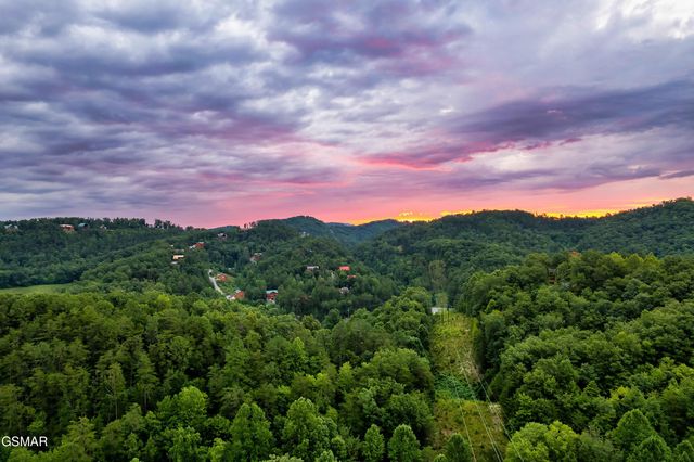 2420 Cove Mtn Lane, Sevierville, TN 37862