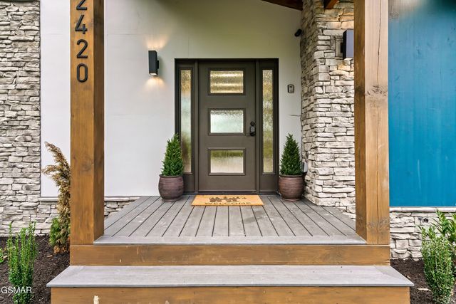 2420 Cove Mtn Lane, Sevierville, TN 37862