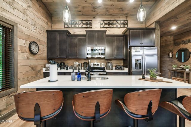 2420 Cove Mtn Lane, Sevierville, TN 37862