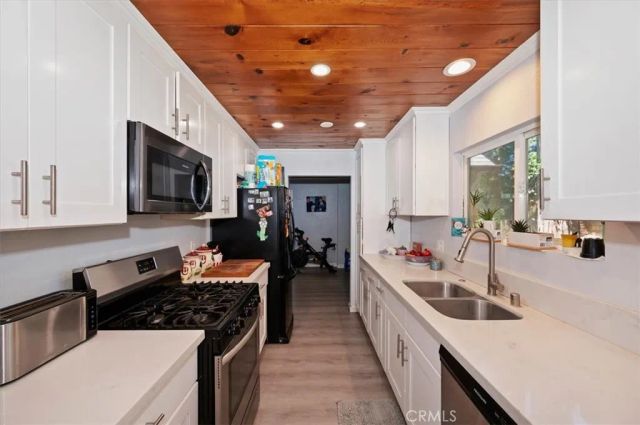 23869 Wildwood, Crestline, CA 92325