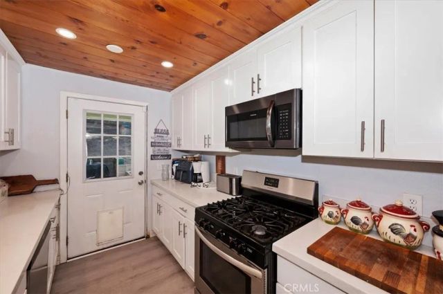 23869 Wildwood, Crestline, CA 92325