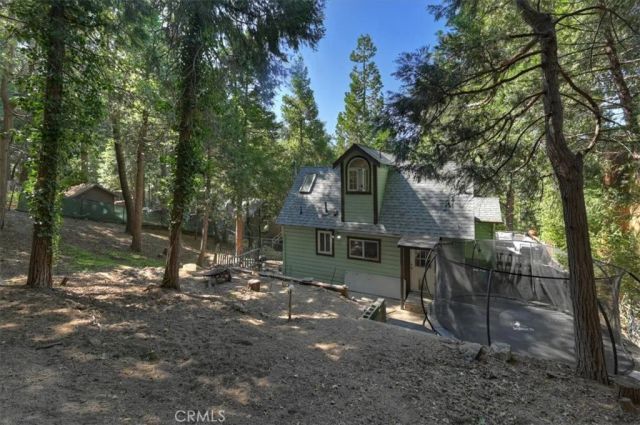 23869 Wildwood, Crestline, CA 92325