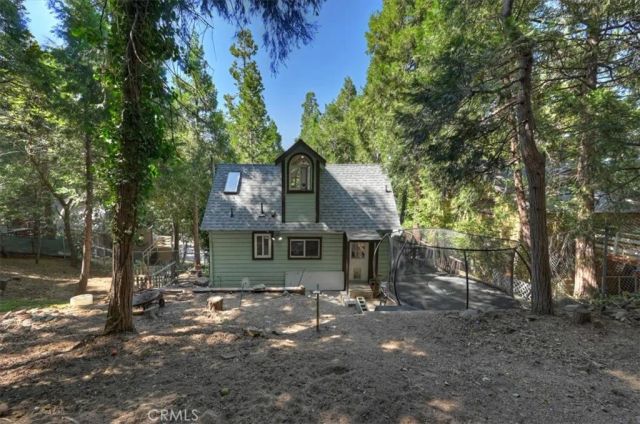 23869 Wildwood, Crestline, CA 92325