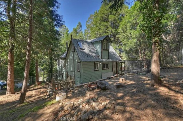23869 Wildwood, Crestline, CA 92325