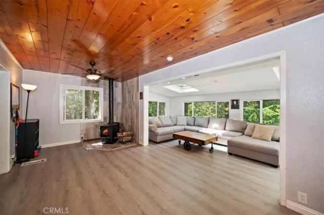 23869 Wildwood, Crestline, CA 92325