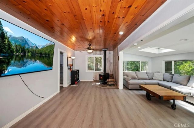 23869 Wildwood, Crestline, CA 92325