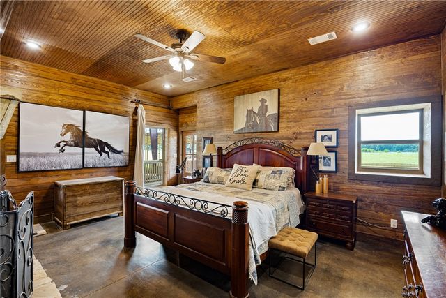 1050 SE 8th Street, Atkins, AR 72823