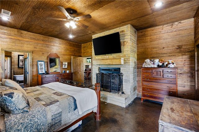 1050 SE 8th Street, Atkins, AR 72823
