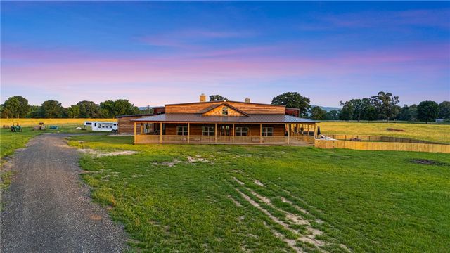 1050 SE 8th Street, Atkins, AR 72823