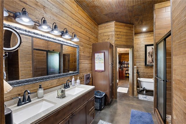 1050 SE 8th Street, Atkins, AR 72823