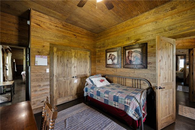 1050 SE 8th Street, Atkins, AR 72823