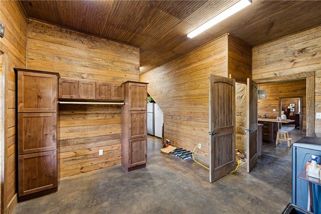 1050 SE 8th Street, Atkins, AR 72823