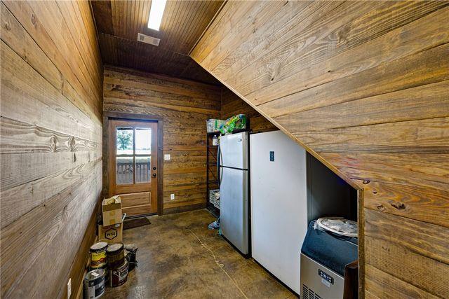 1050 SE 8th Street, Atkins, AR 72823