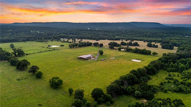 1050 SE 8th Street, Atkins, AR 72823